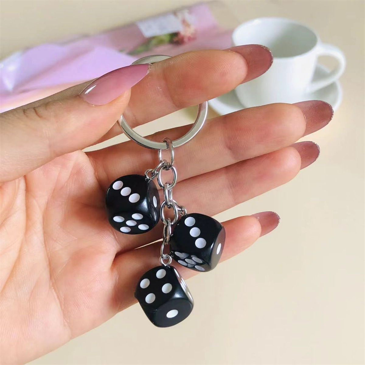 Gaming Accessories Gifts For Men - Sevimli 3D zar anahtarlık oyun haddeleme